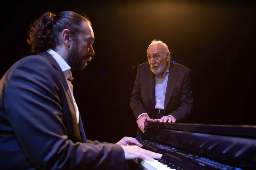 EL OBJETIVO FOTO HECTOR ALTERIO DESPEDIDA TELAM