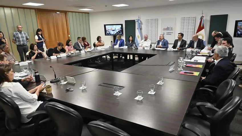 comisió-legislatura-presupuesto_ prensa Legislatura