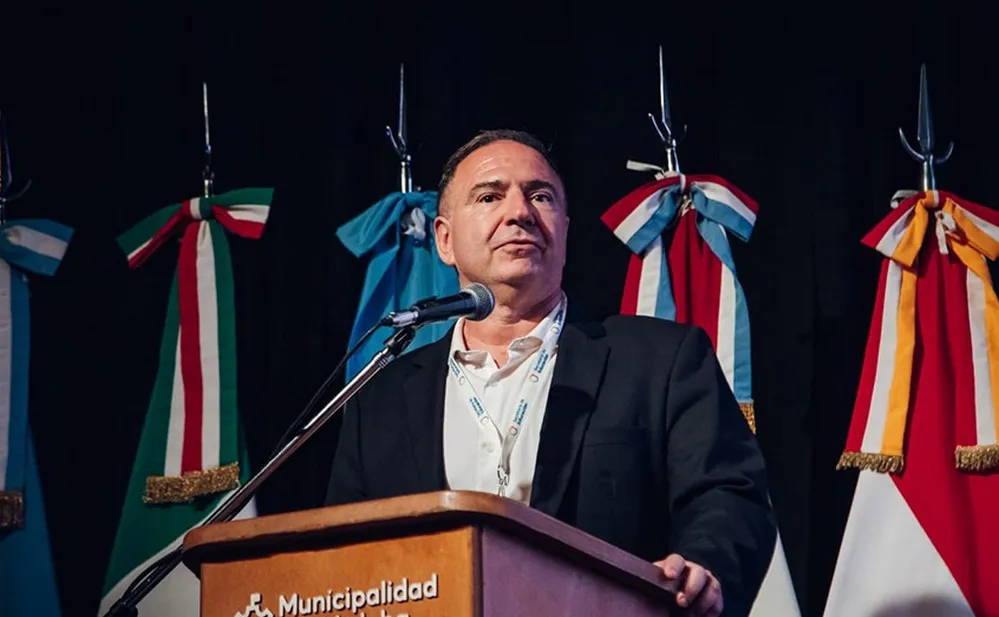 EL OBJETIVO FOTO HORACIO FERREYRA MINISTRO EDUCACION CBA