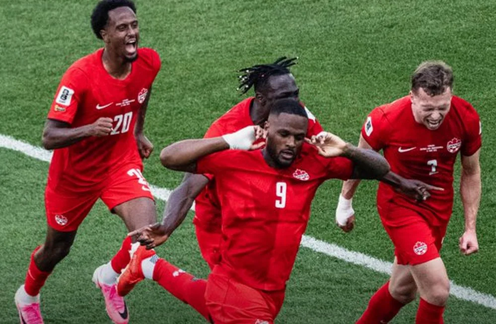 EL OBJETIVO FOTO MUNDIAL 2016 CANADA BOSNIA LARIN FESTEJO X COPA MUNDIAL